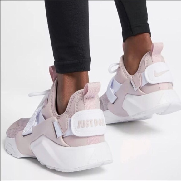 NWT🦄Nike Air Huarache city - Picture 7 of 7